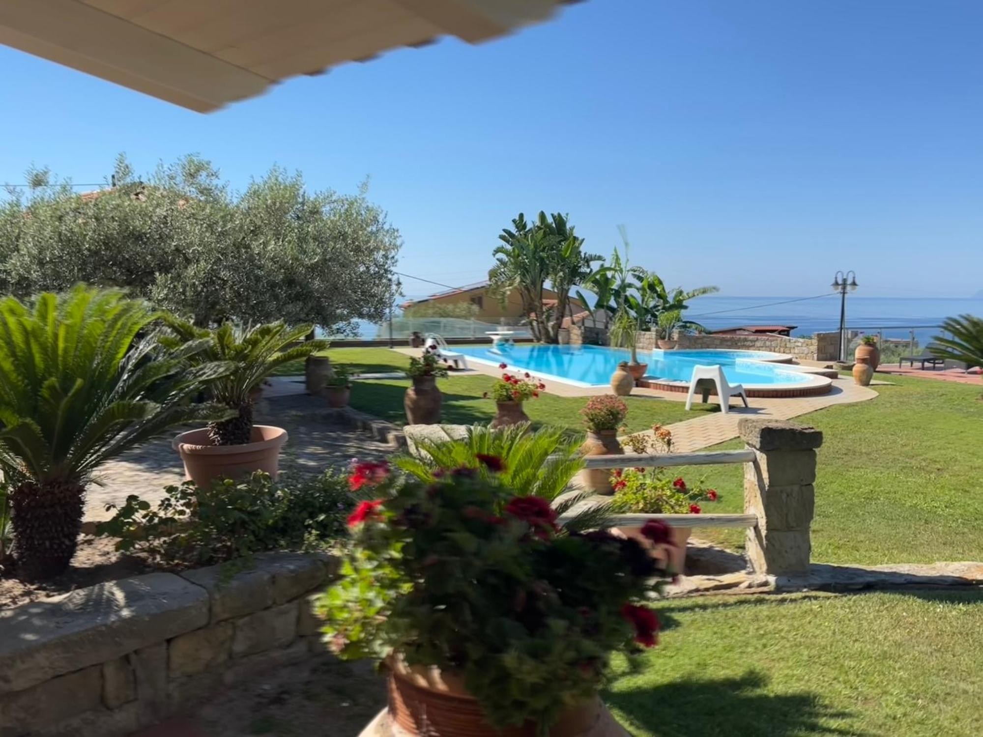 B&B Villa Bency Capo d'Orlando Bagian luar foto