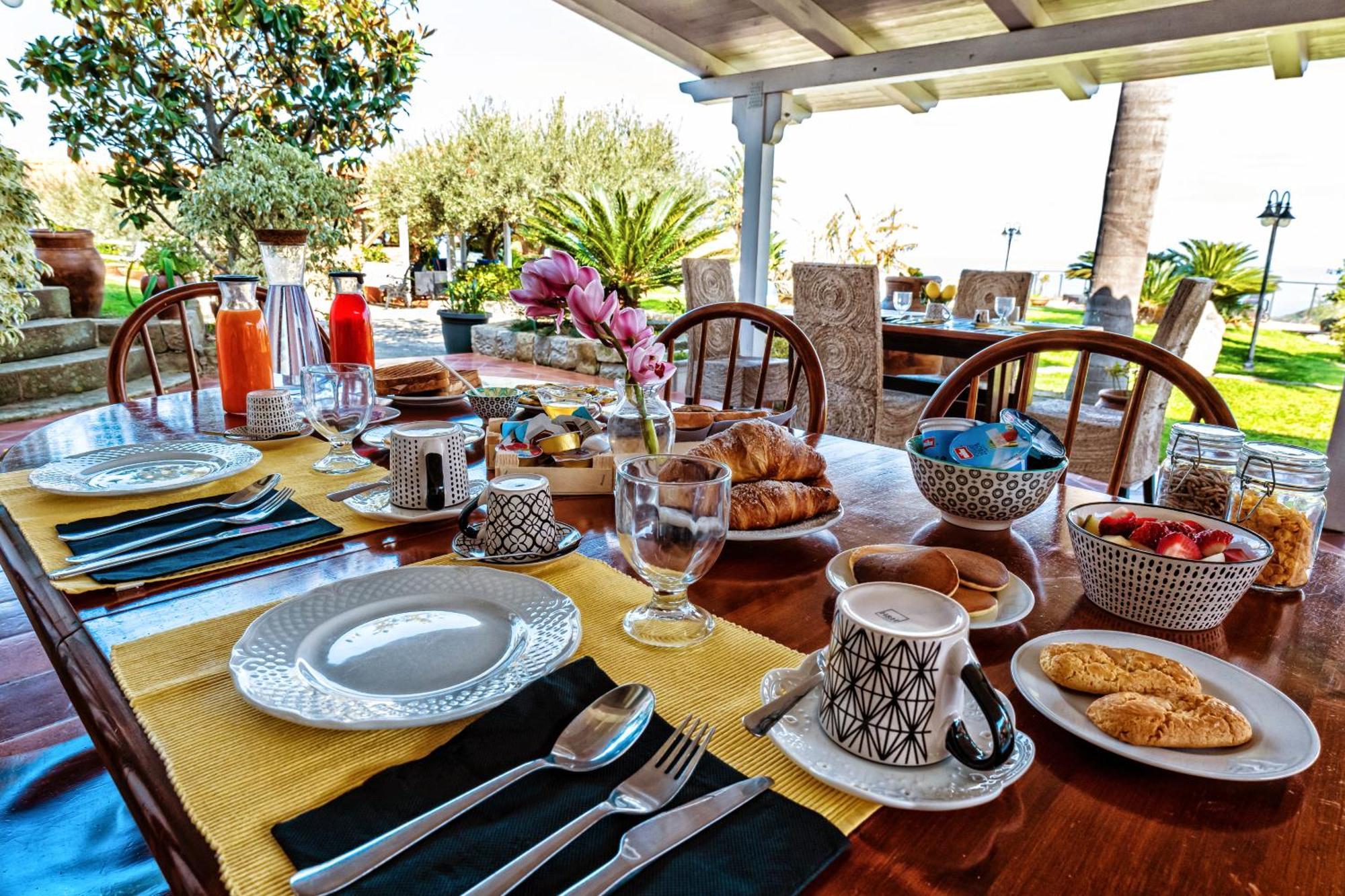 B&B Villa Bency Capo d'Orlando Bagian luar foto