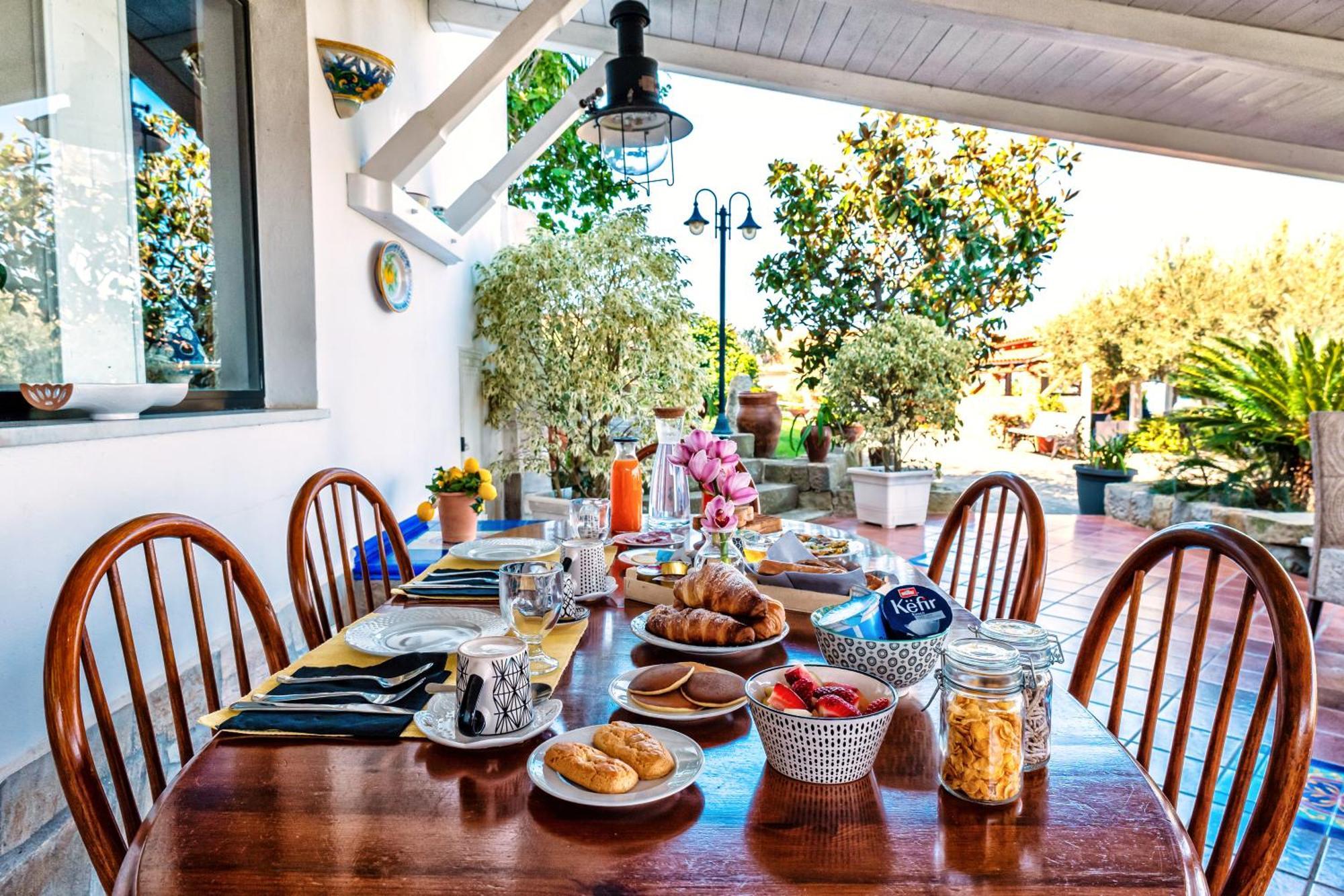 B&B Villa Bency Capo d'Orlando Bagian luar foto