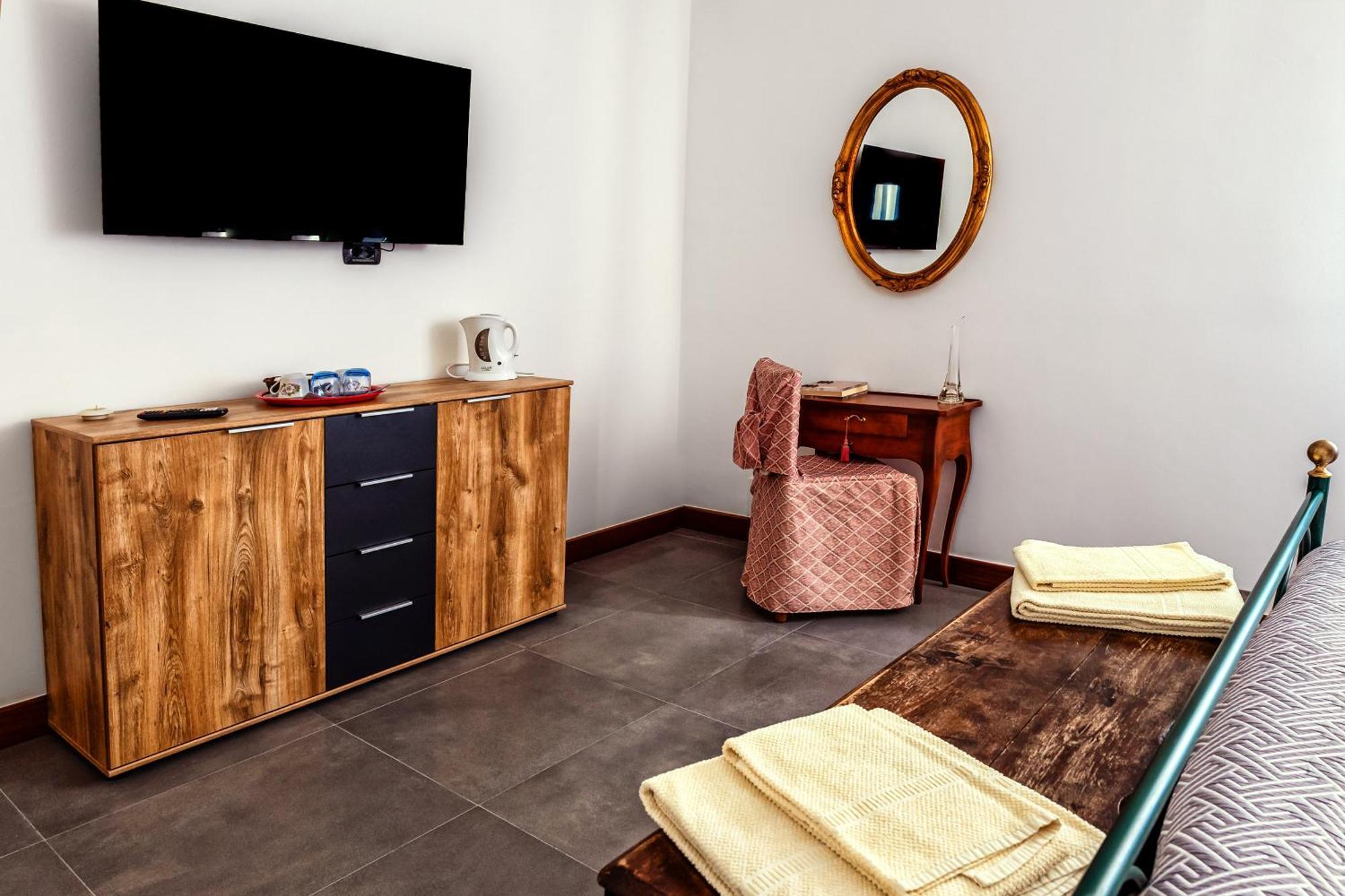 B&B Villa Bency Capo d'Orlando Bagian luar foto