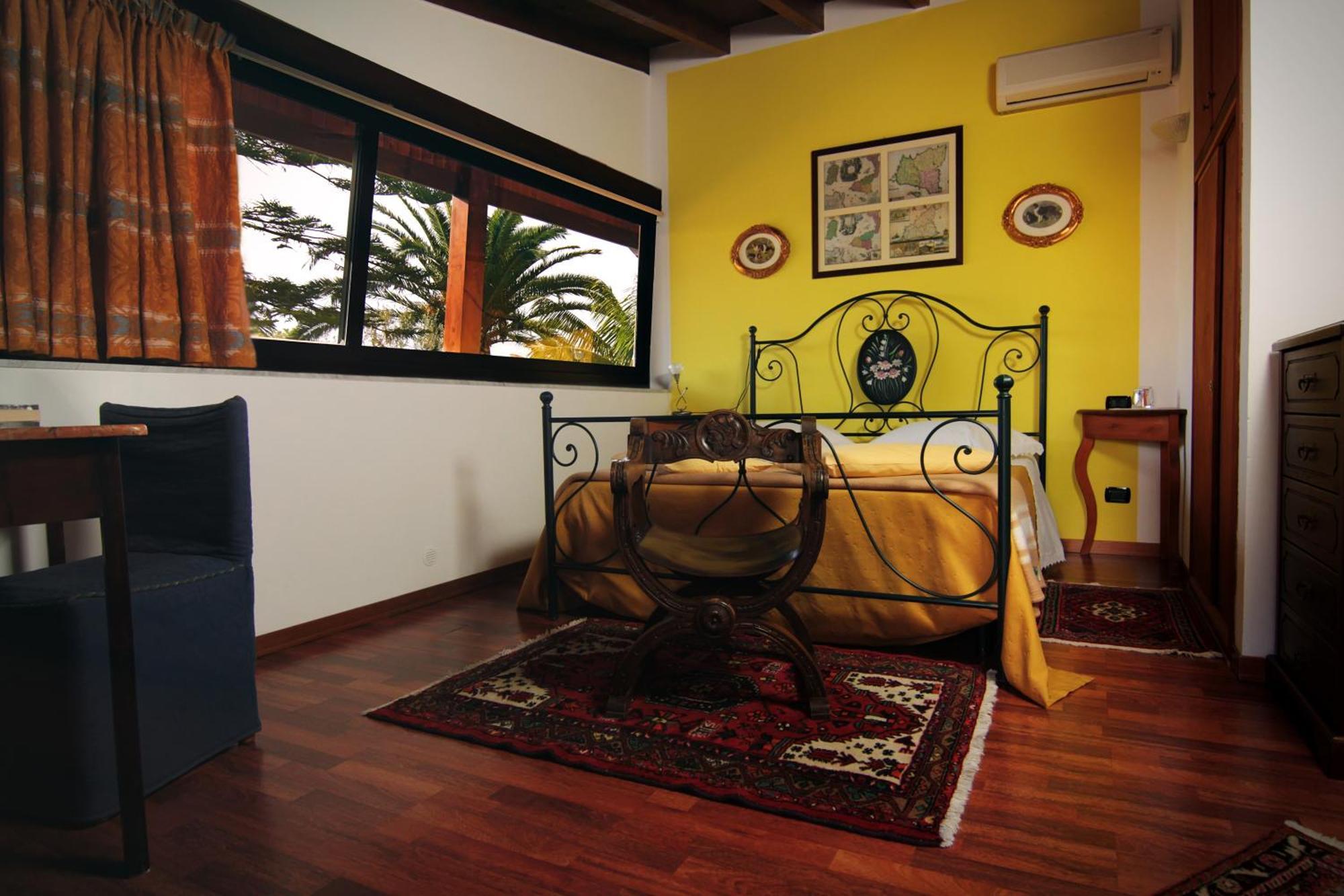 B&B Villa Bency Capo d'Orlando Bagian luar foto