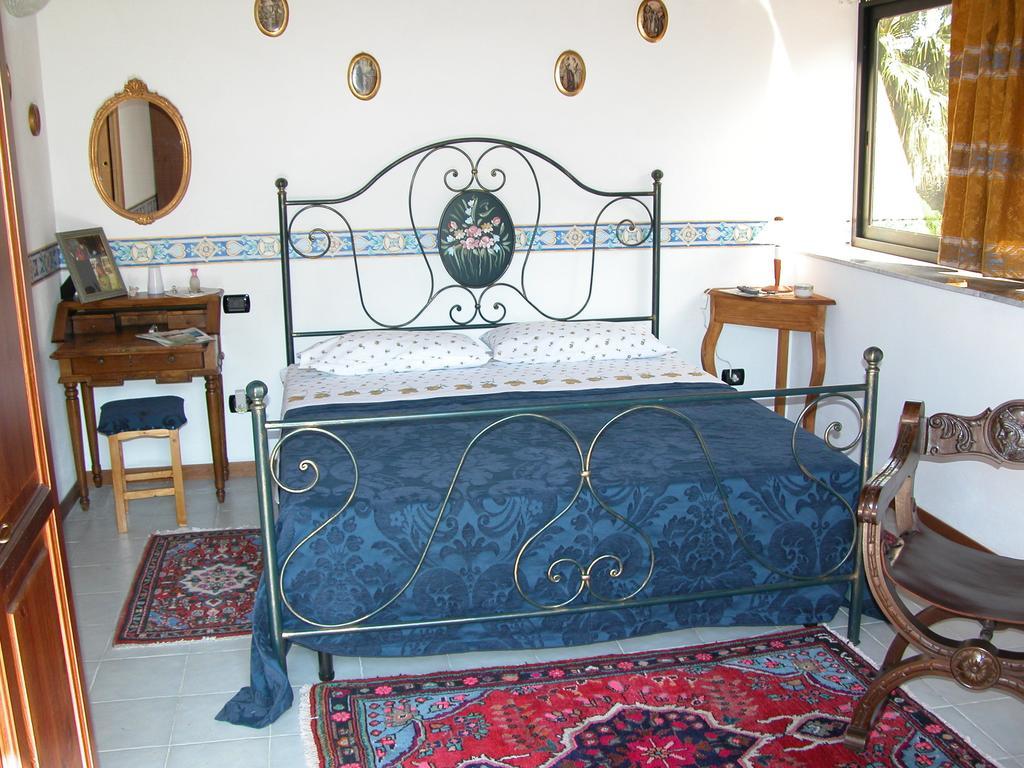B&B Villa Bency Capo d'Orlando Bagian luar foto