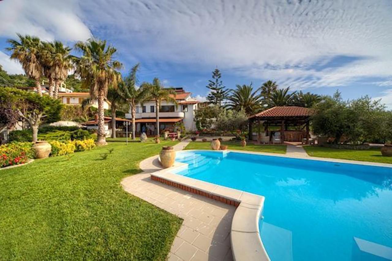 B&B Villa Bency Capo d'Orlando Bagian luar foto