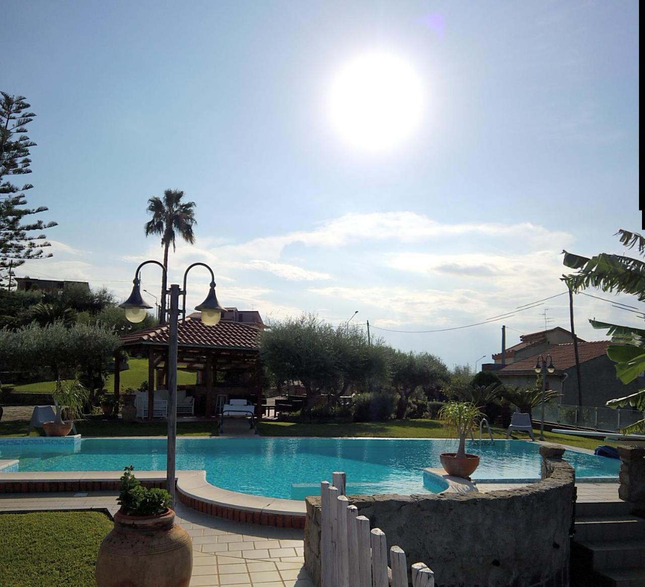 B&B Villa Bency Capo d'Orlando Bagian luar foto
