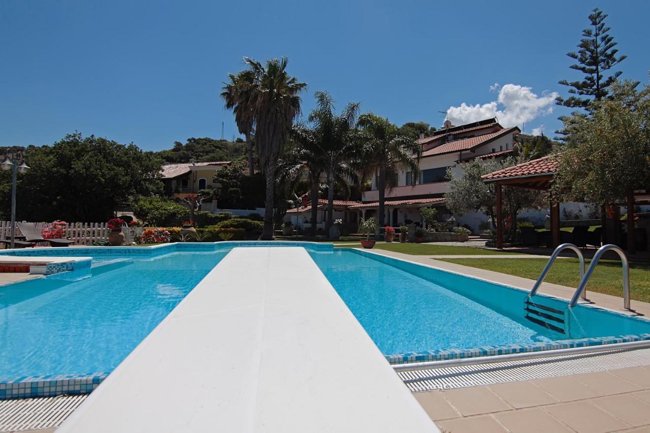 B&B Villa Bency Capo d'Orlando Bagian luar foto